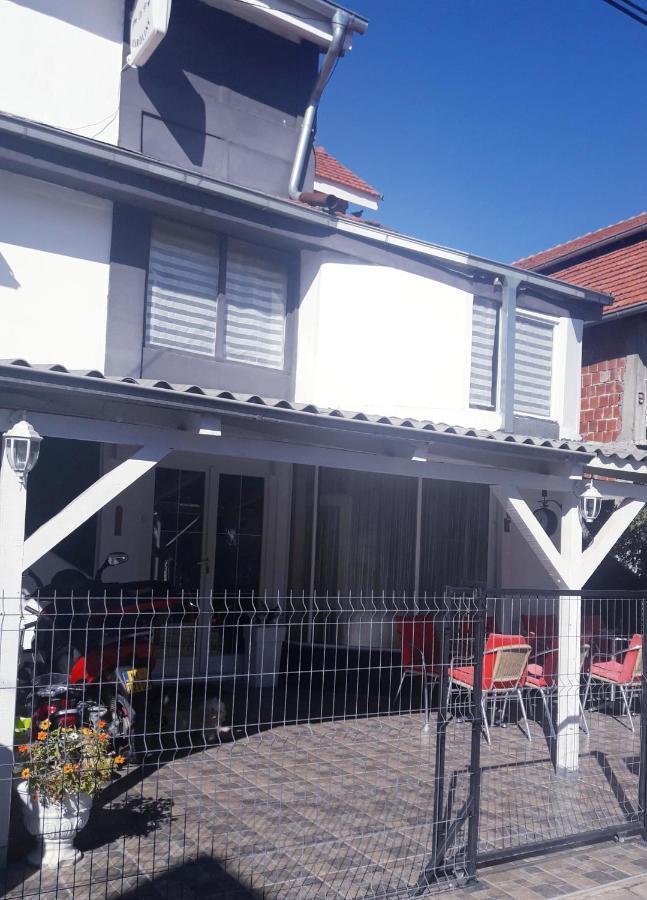Apartmani Ni Eksteriør bilde